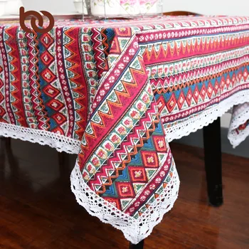 BeddingOutlet Raudona Boho staltiesė Geometrinis bohemiškas valgomojo stalo audinys su nėrinių medvilne ir linu Įvairių dydžių nėriniuotas stalo užvalkalas