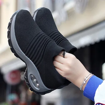 2022 Rudens moterys kvėpuojantys tinkliniai sportbačiai Elastinis slydimas ant platformos Vulkanizuoti batai Bėgimo bateliai Vaikščiojimas Teniso kojinės Batai