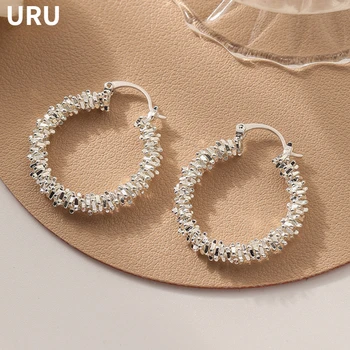 Madingi papuošalai Klasikiniai apvalaus lankelio auskarai moterims Karštas pardavimas Tiesiog aukštos kokybės vario metalo aukso spalvos ausų aksesuarai