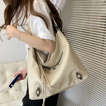 Kniedės krepšys Didelės talpos krepšys Moterų naujas mažo dizaino mados moteriškas krepšys Universalus priemiestinis kryžminis krepšys
