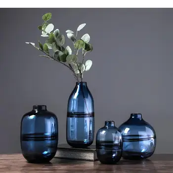 Modernus minimalistinis stiklas Vazos namų svetainė Šiaurės šalių restoranas Gėlių kompozicija Mėlyna skaidri gėlių dekoravimo ornamentai