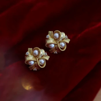 925 Sidabrinė ausų adata Natūralūs perlų auskarai moteriškiems Retro Light Prabangūs Aukštos klasės mados gėlių mados papuošalai