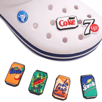 Didmeninė prekyba 50vnt gėrimų butelis Soda PVC batų pakabukai sagties sagties mygtuko dekoracijos Sagties klumpė kuprinei Croc Jibz dizainerio logotipas