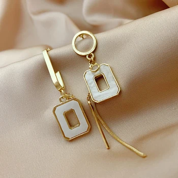 925 Sidabrinės adatos mados pareiškimas Auskarai 2023 Naujo dizaino aukso spalvos asimetriški lašiniai auskarai mergaitės damos dovanoms