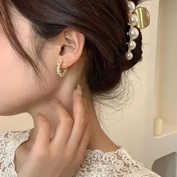 Nauja lengva prabangi niša Copper Wrapped Pearl Korėjietiška versija su dideliais auskarais Japoniški ir korėjietiški minimalistiniai auskarai moterims