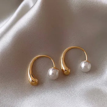 2023 Atvykėlis Prancūzų elegantiška imitacija Perlų smeigės auskarai Mada Moterys Geometrinė aukso spalva Metalo papuošalai Aksesuarai