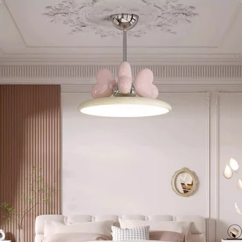 Romantiškas princesės kambarys Mergaitė Miegamojo šviestuvai Mielas meilės formos dizainas Šiaurietiškas šiltas kūdikių kambarys Vaikų kambario dekoro šviestuvas