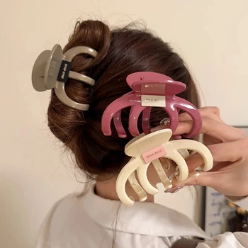 2023 Nauji moteriški spalvingi dideli akriliniai ponytail nagų spaustukai Krabų ryklio klipas Plaukų įrankiai Saldžios merginos Plaukų segtukai Plaukų aksesuarai