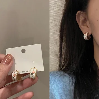 Nauji prašmatnūs C formos auskarai moterims Žavinga korėjiečių mada Maži auskarai Paprasto dizaino gėlių auskarai aretes de mujer